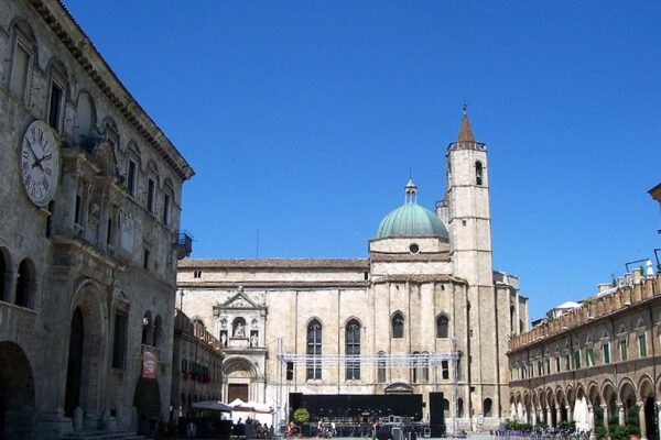 Tour dei Monti Azzurri – I “piccoli incanti” delle Marche monti azzurri